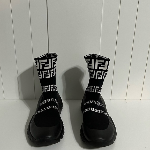 Fendi Mens Sneaker - Picture 3 of 6